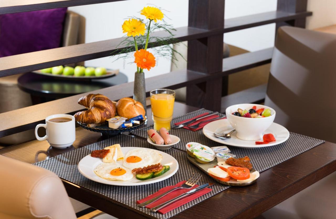 Leonardo Frankfurt Center 3*