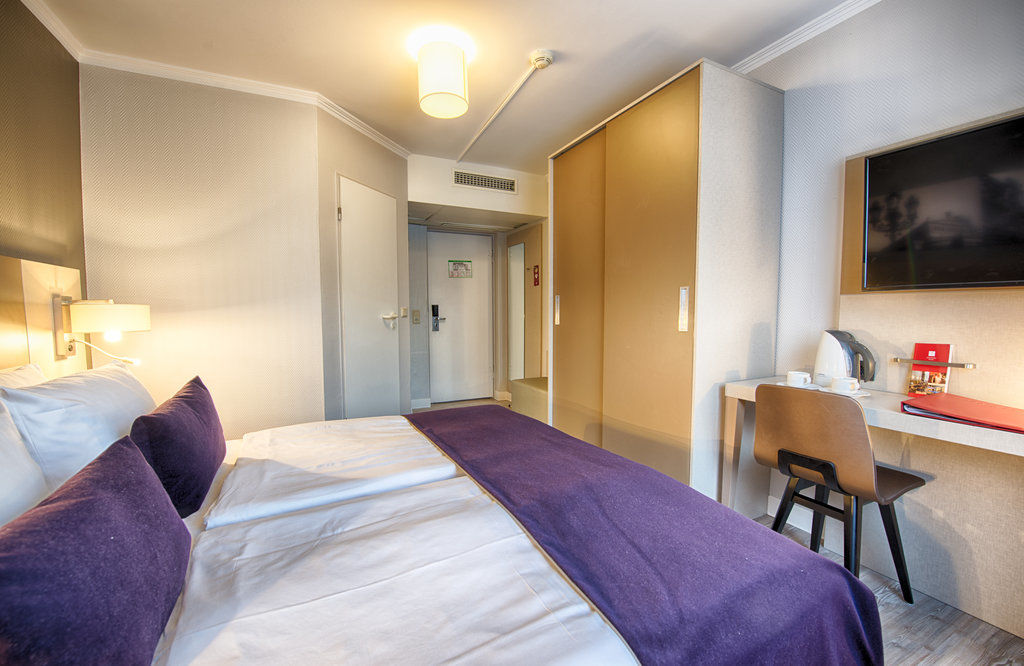 Hotel Leonardo Frankfurt Center 3*